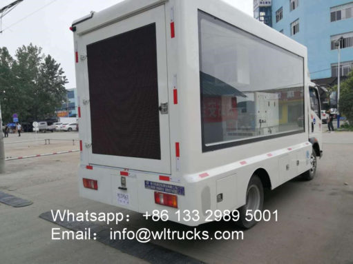 sinotruk led billboard truck