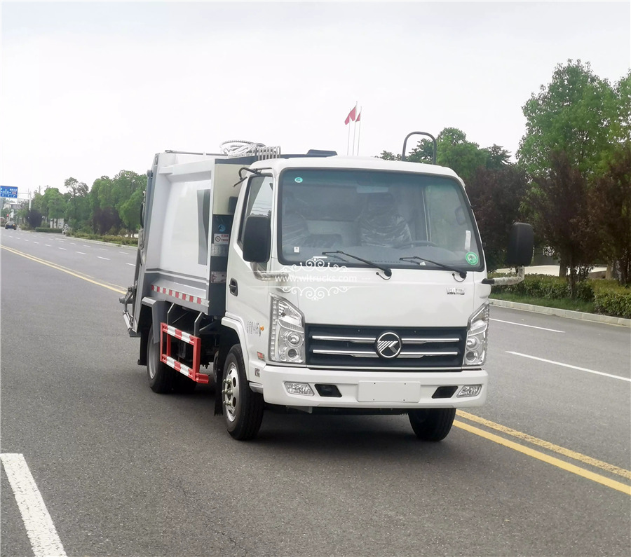 small Rear loading garbage compactor truck