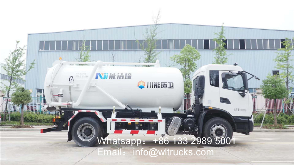 vacuum sewage suction truck