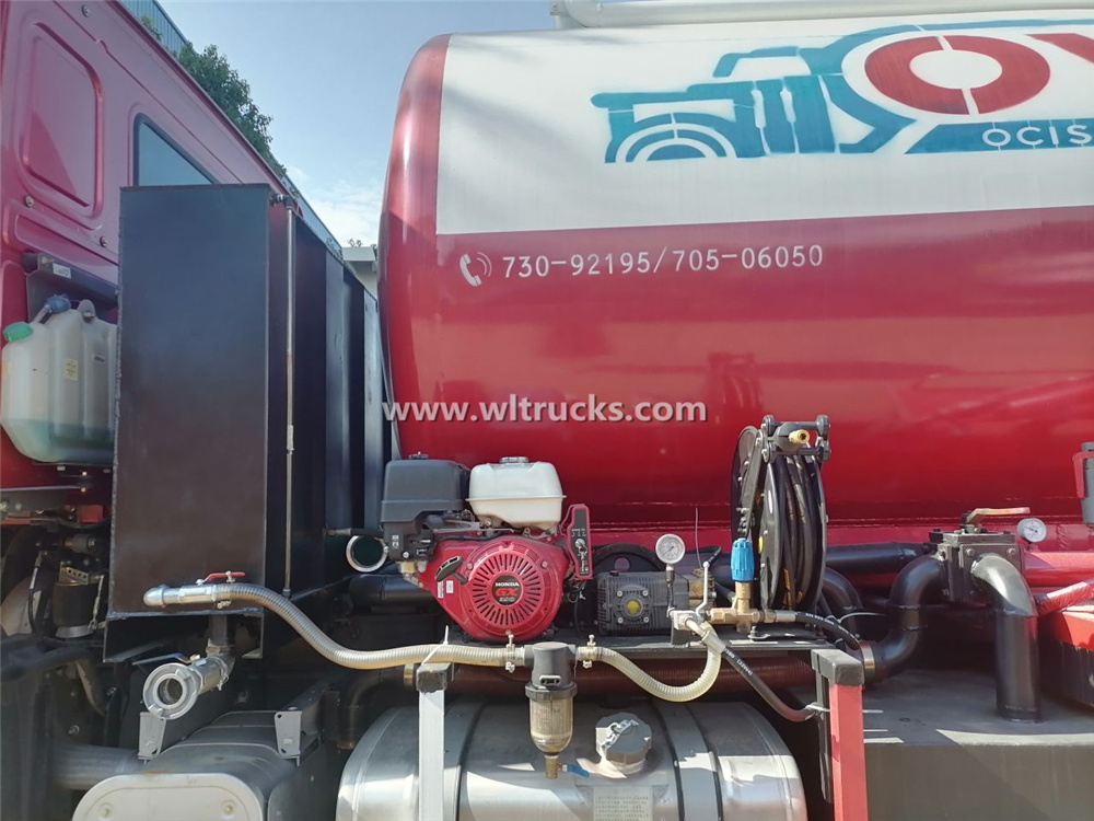 10000 Liters Vacuum Sewage Suction Tanker Truck