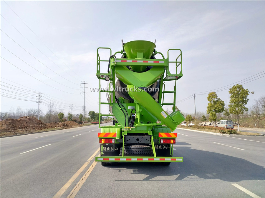 12 wheel HOWO Cement mixer truck