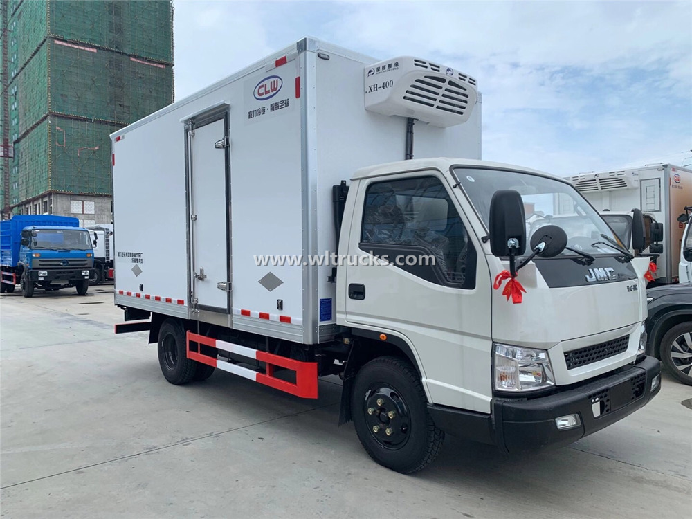 3 ton JMC Shunda Wide Body van box refrigerator truck