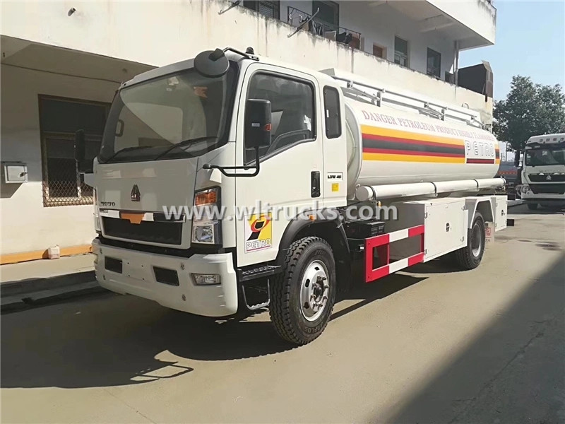 6 wheels HOWO 15000 liters Fuel Dispenser Trucks