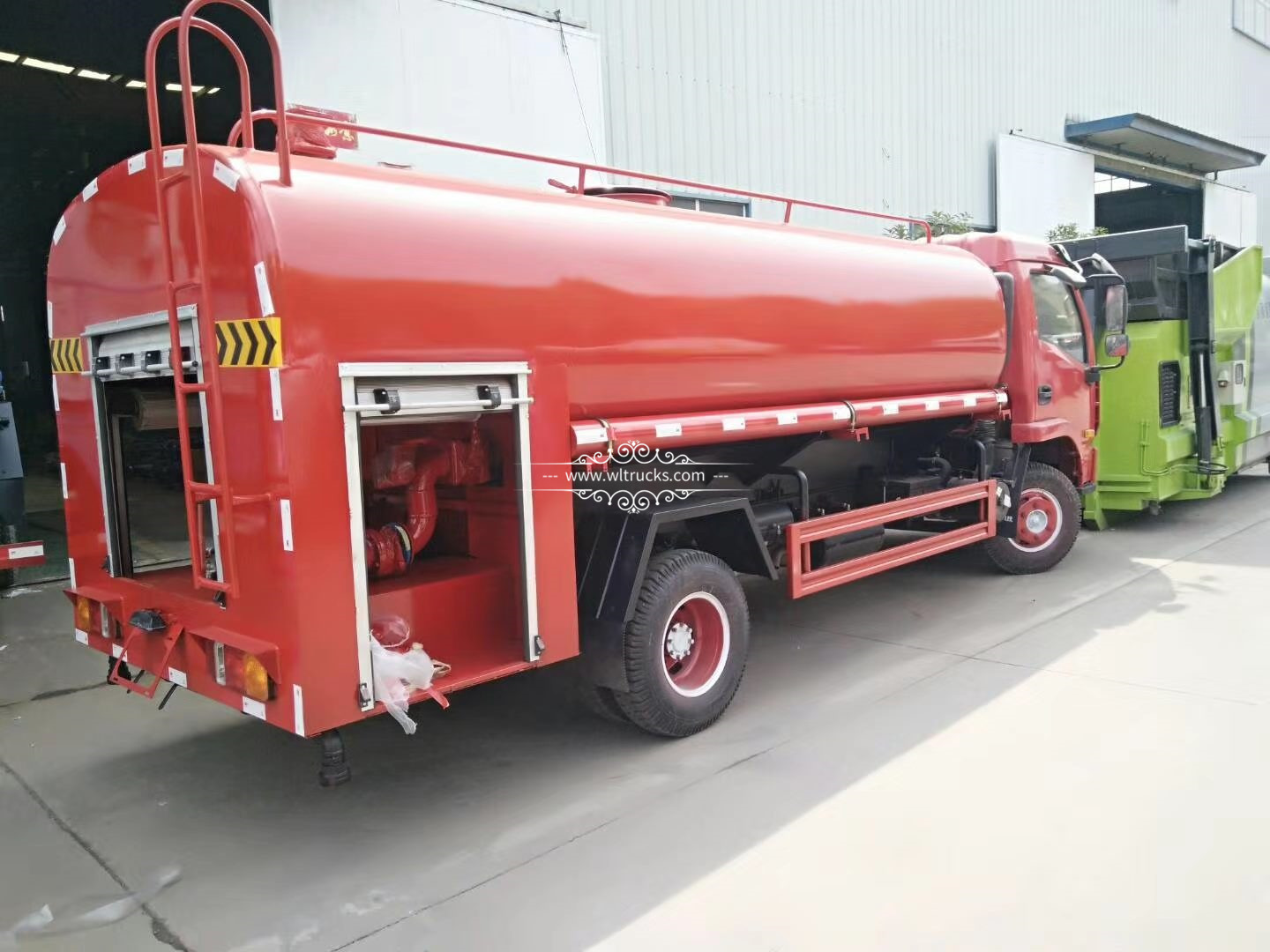 6000 liters fire water tank truck