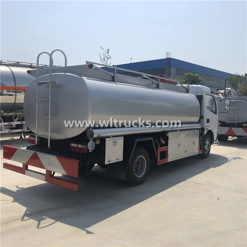 8000 liters Oil Tank Fuel Delivery Truck