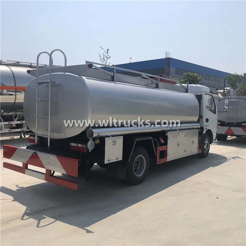 8000 liters Oil Tank Fuel Delivery Truck