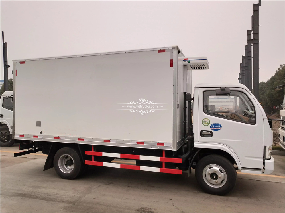 Dongfeng 3 ton Stainless steel refrigerated truck