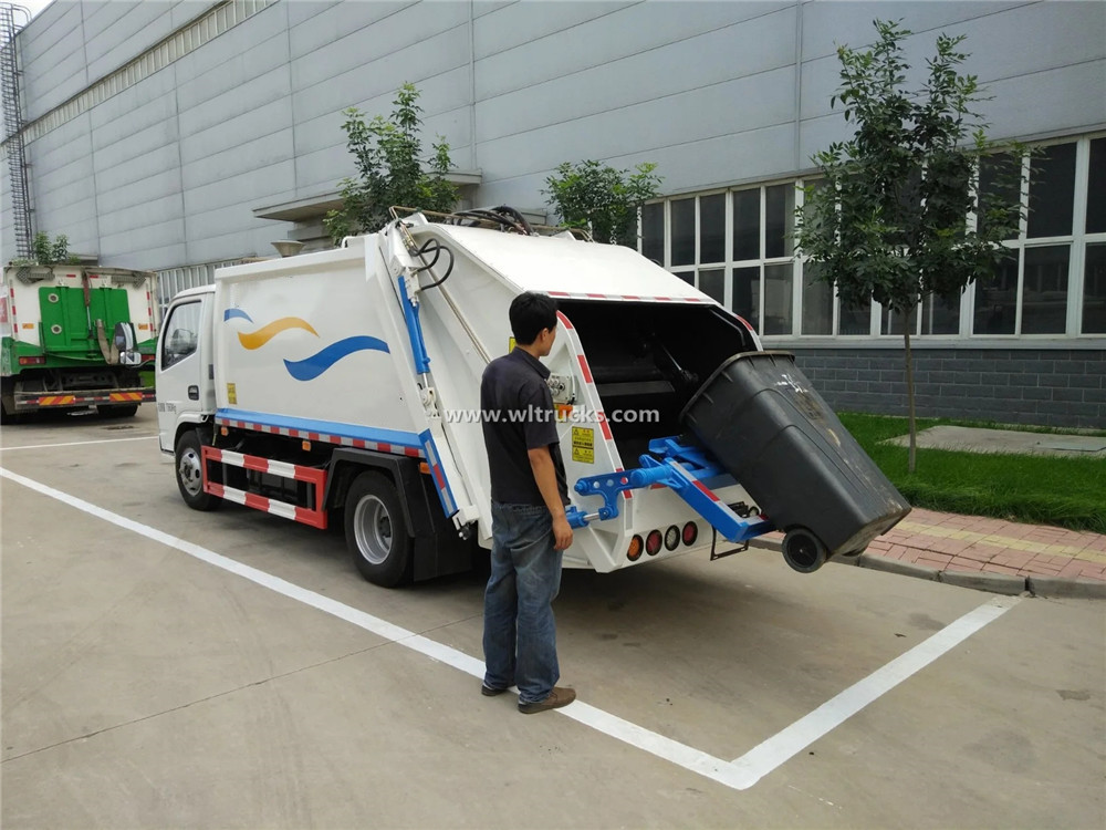 Dongfeng 5 tons rear loading garbage compactor truck