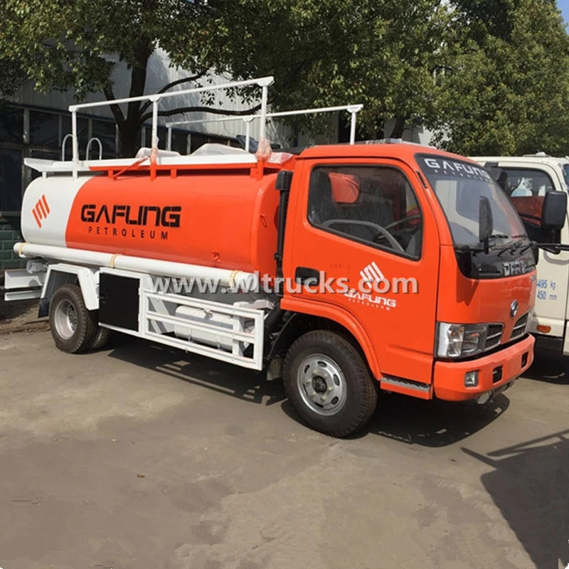 Dongfeng 5cbm Oil Tank Truck with Fuel Dispenser