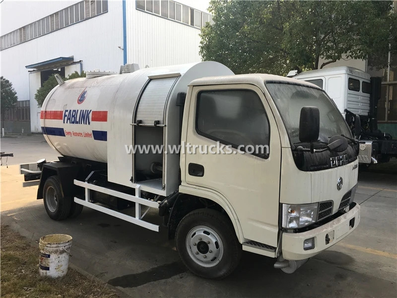 Dongfeng small 4cbm Lpg Gas Dispensing Truck
