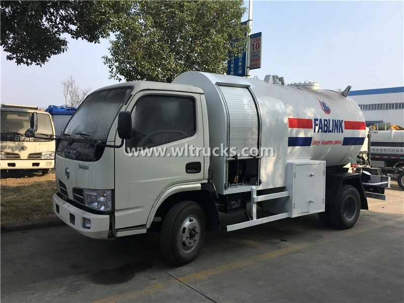 Dongfeng small Gas Dispensing Truck