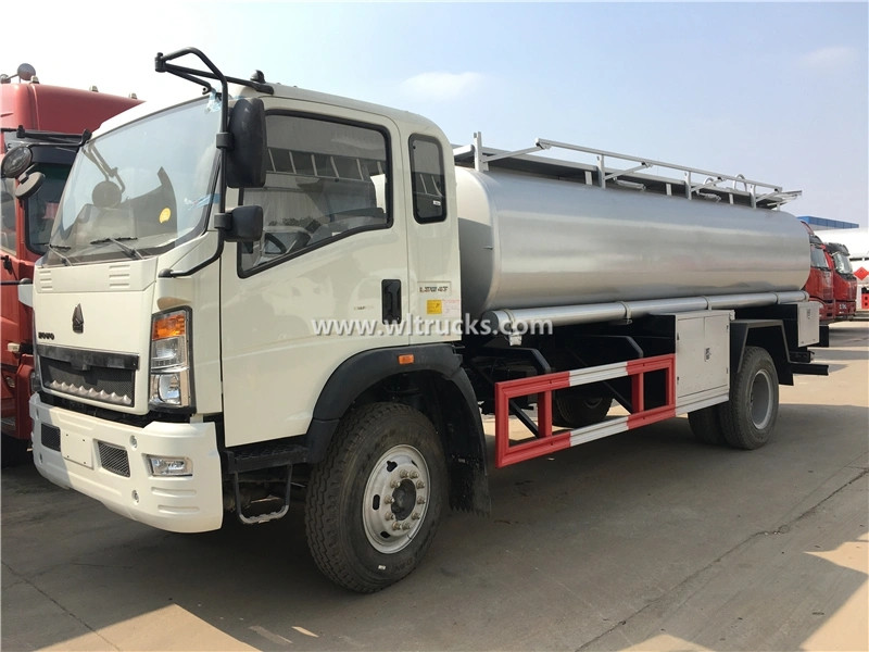 HOWO 12000L Petrol Diesel Refuelling truck
