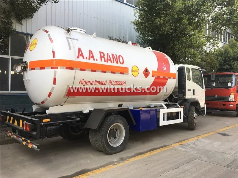 HOWO 6 tons LPG Gas Dispenser Truck