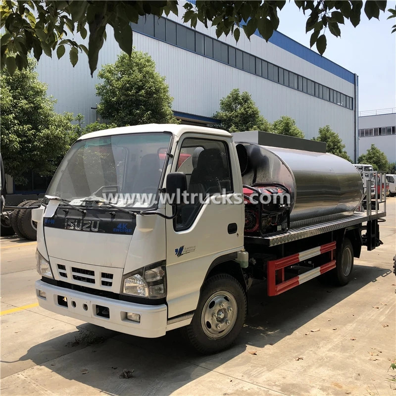 ISUZU 6000 liters Bitumen Spray Truck