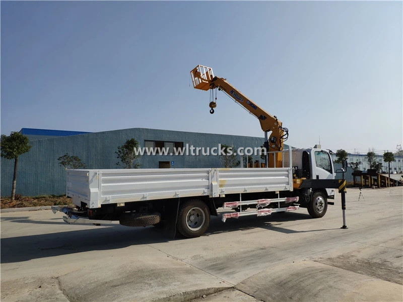 Isuzu Mobile Boom Crane truck