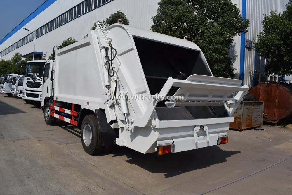 Isuzu Rear Loader Refuse Compactor Trucks