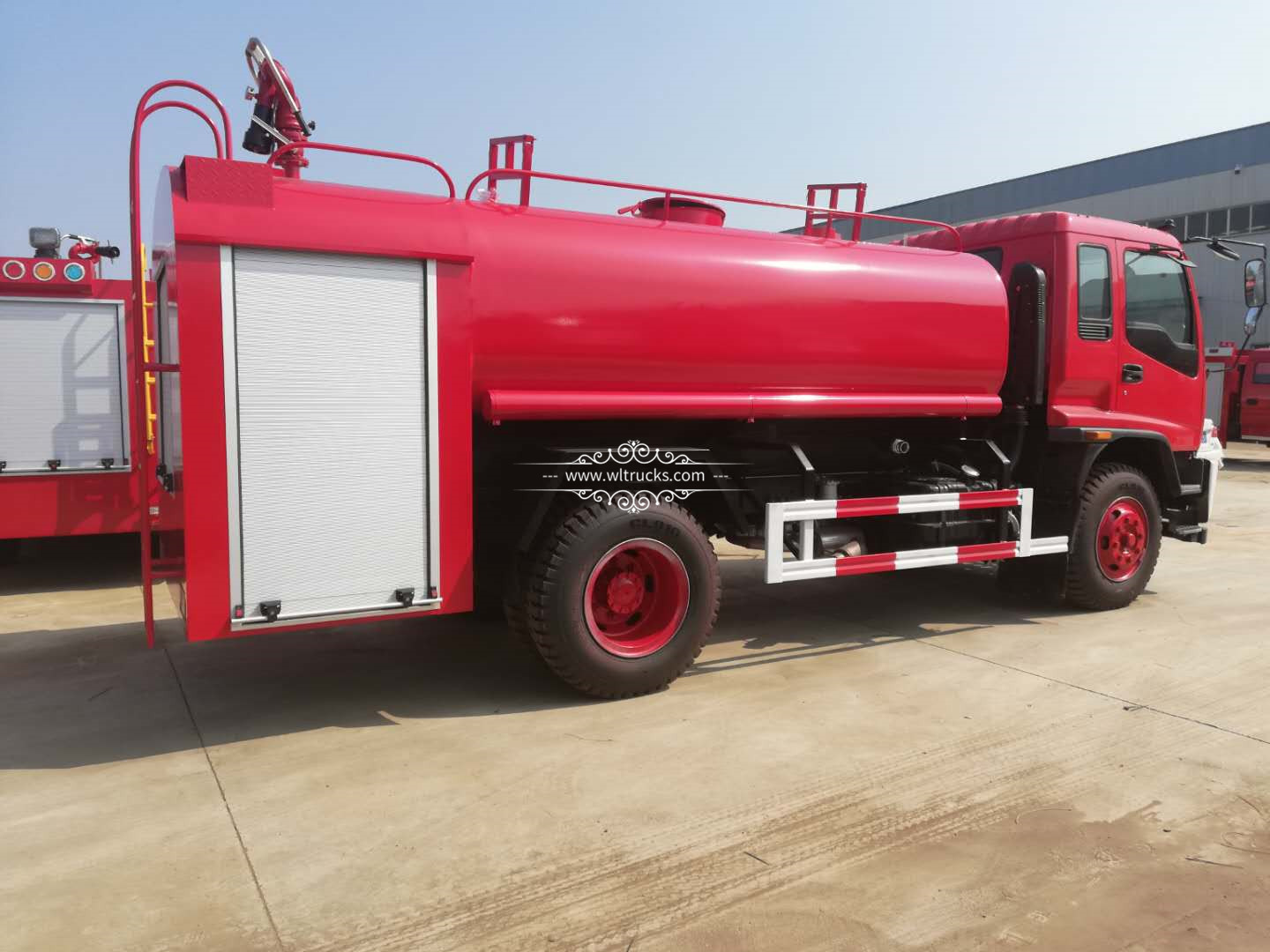 Isuzu ftr 10cbm fire water tank truck