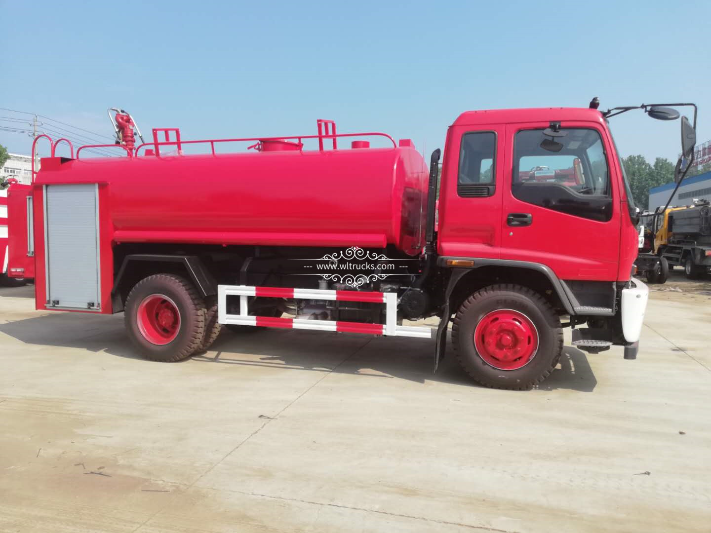 Isuzu ftr 12cbm fire water tank truck