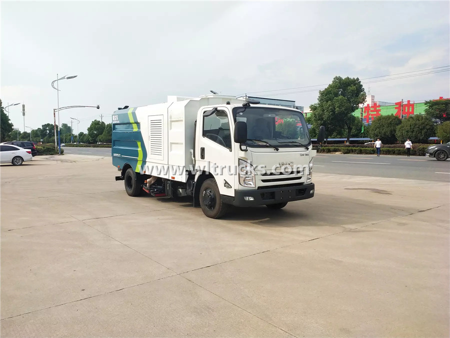 JMC vacuum cleaner truck