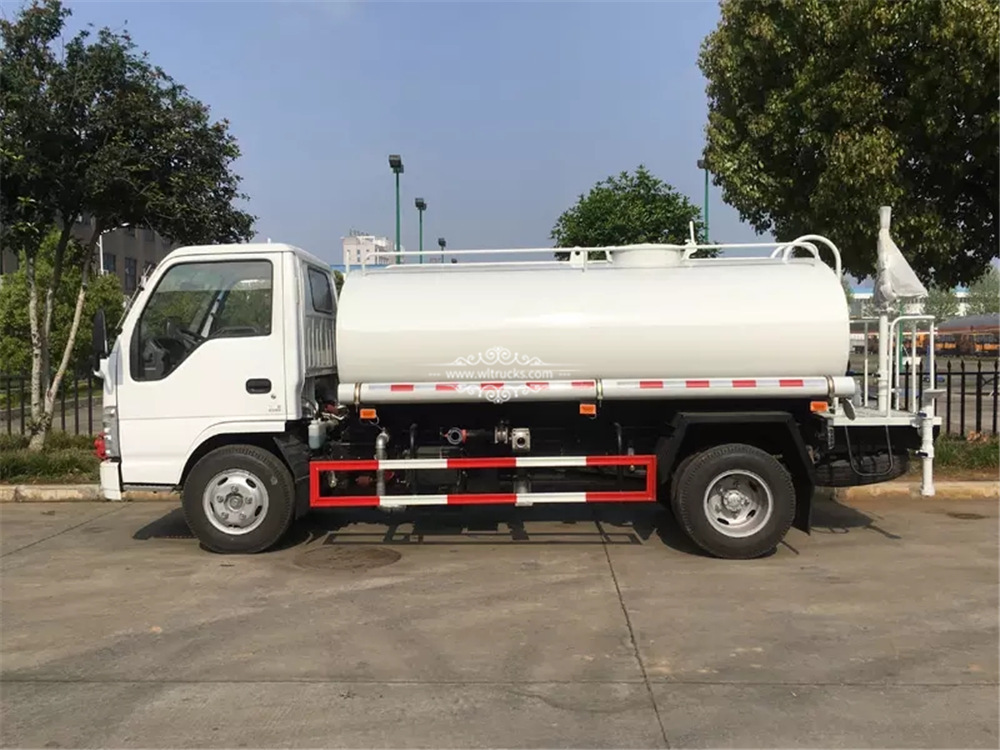 Japan 5000liters water tank truck