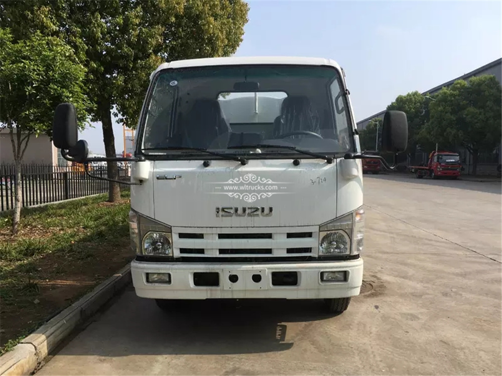 Japan Isuzu 100P 5000liters water tank truck
