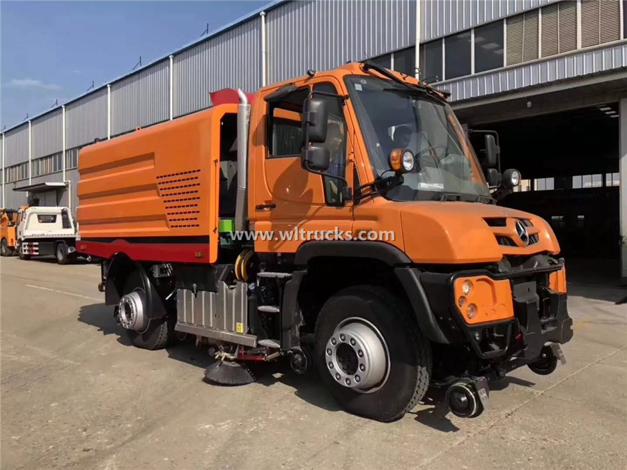 Mercedes Benz 10 ton washing sweeping truck