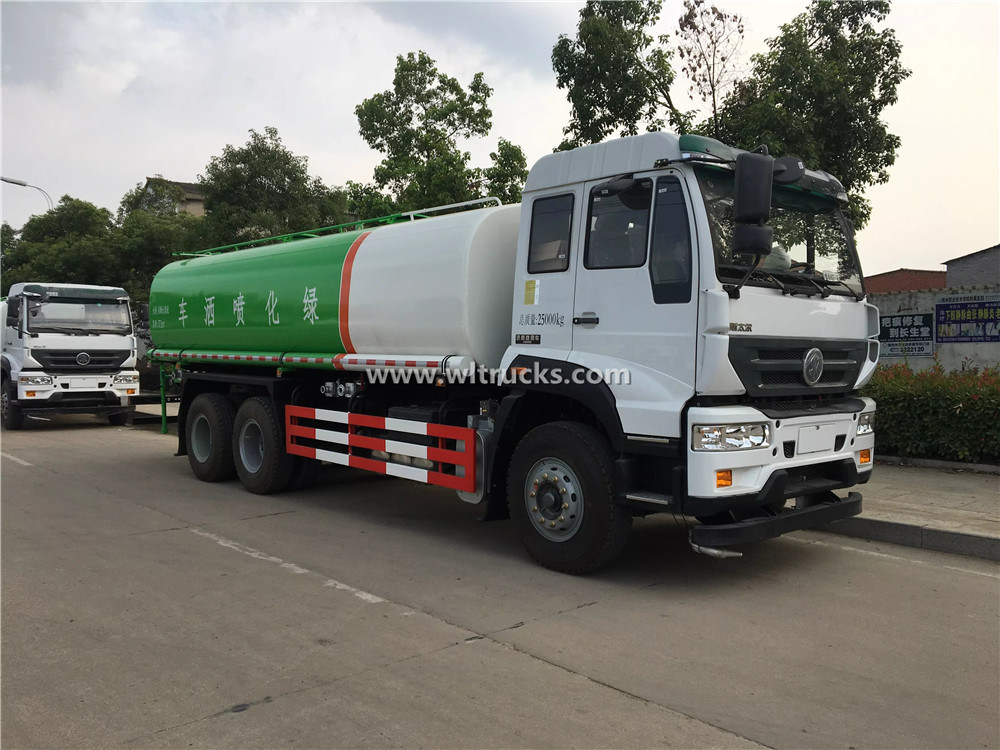 Sinotruk 20cbm water tank truck