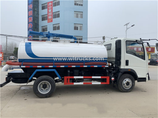 Sinotruk 8000 liter vacuum fecal suction truck