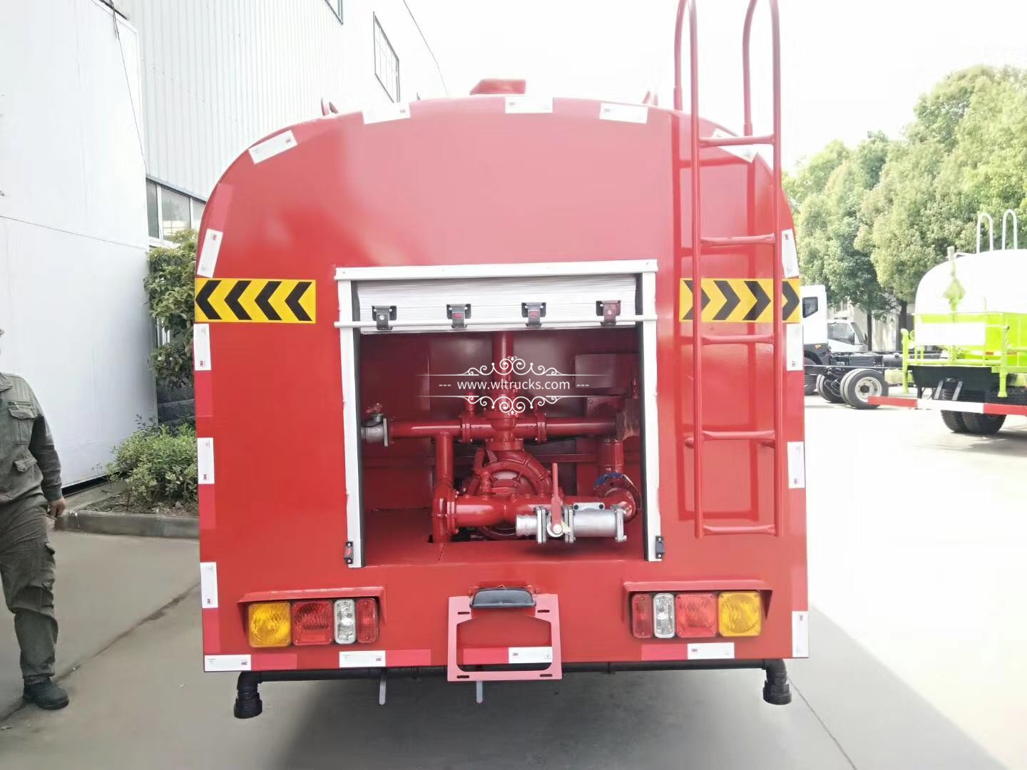 Yuejin 6cbm fire water tank truck