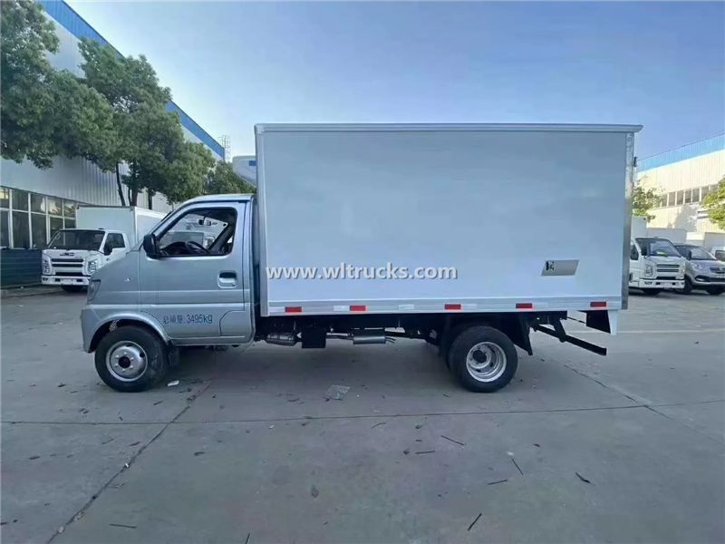 small colding truck