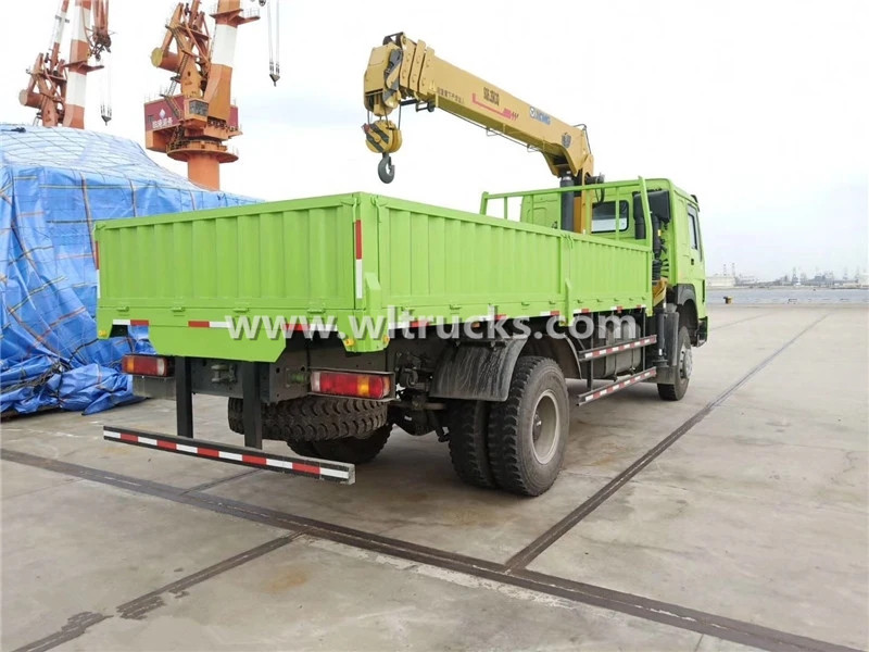 4X4 Cargo Truck crane