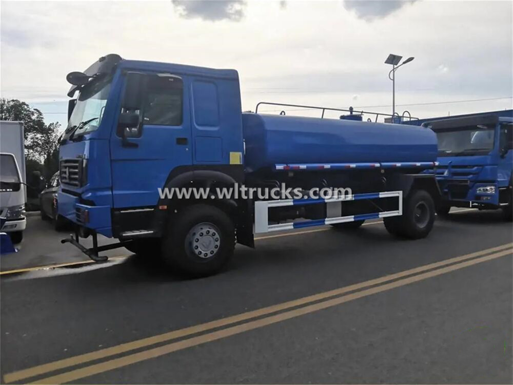 4X4 HOWO 15cbm Water Bowser Truck