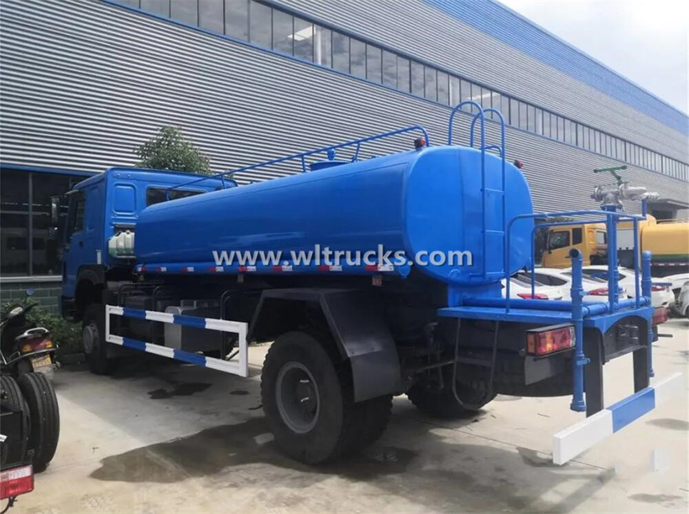 4X4 HOWO 15m3 Water Bowser Truck