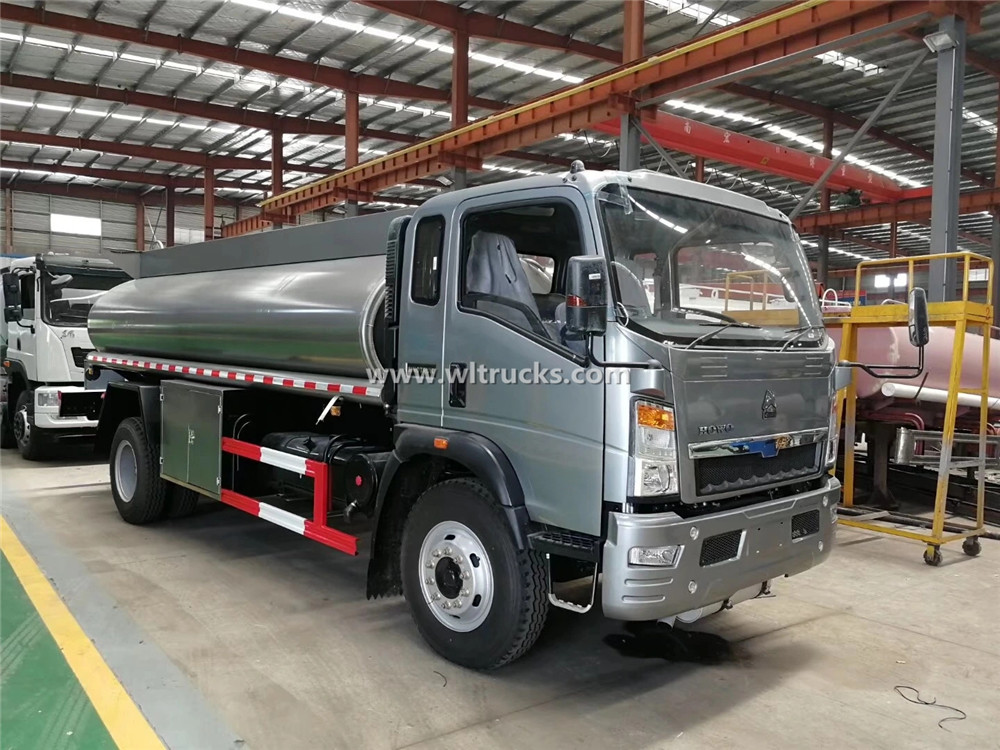 4X4 Sinotruk HOWO 10 ton Fuel Refueling Truck
