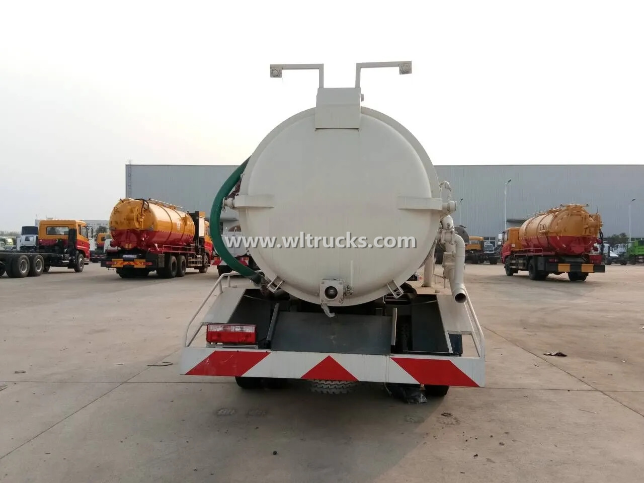 8000 liters Sewage Vacuum Truck