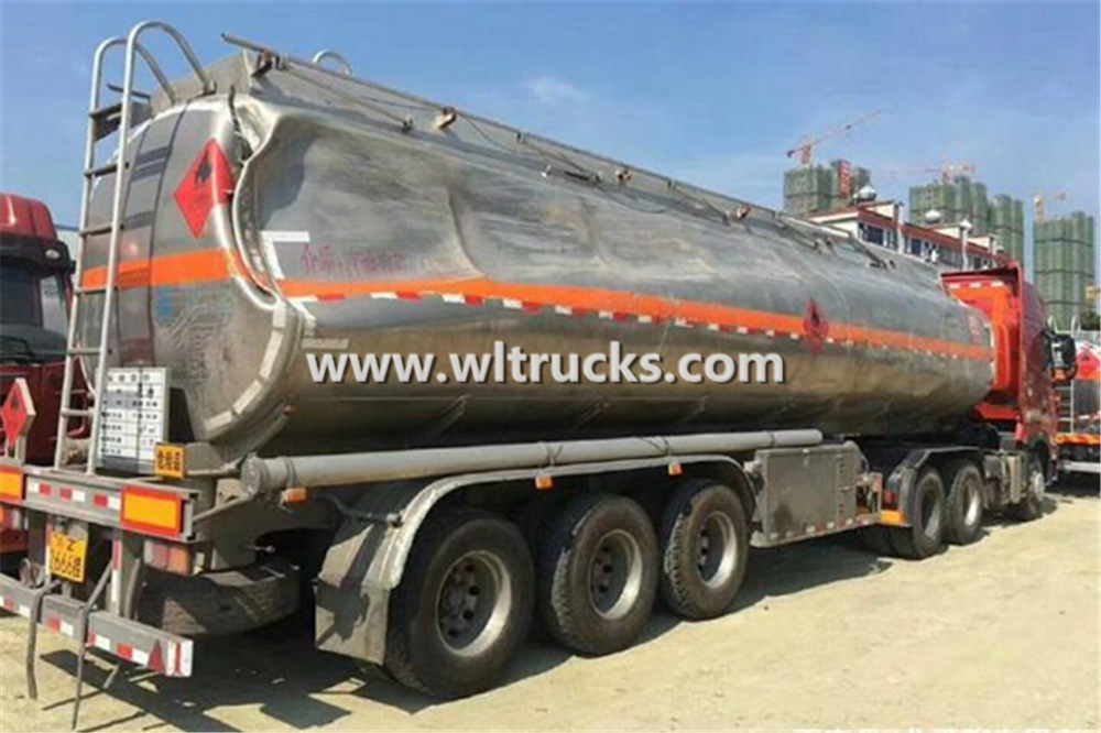Accident aluminum alloy oil tanker truck