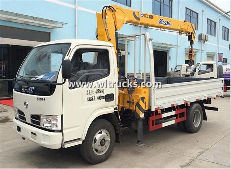 Dongfeng 4X2 Small mobile 3 Tons Truck Crane