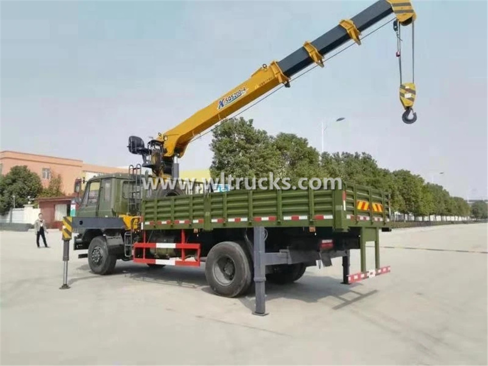 Dongfeng 4X4 off-Road 6 ton Telescopic Boom Truck Mounted Crane