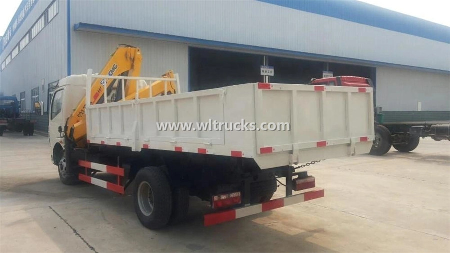 Dongfeng 5 tonne Folding Arm Crane Truck