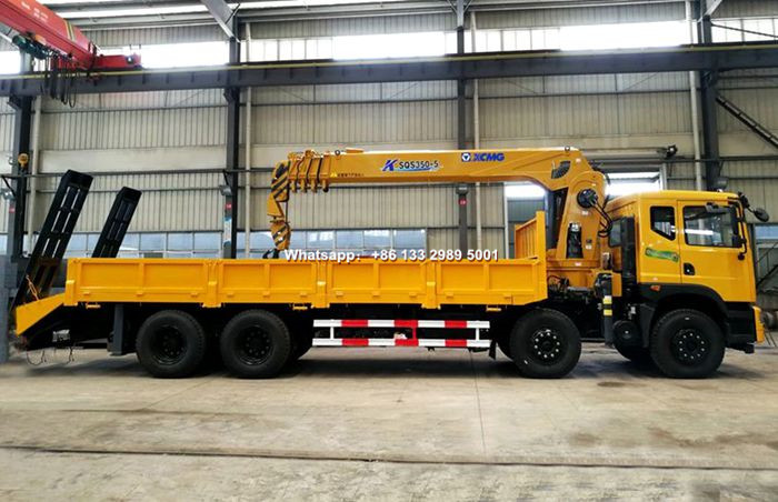 Flatbed Transport Truck mounted crane