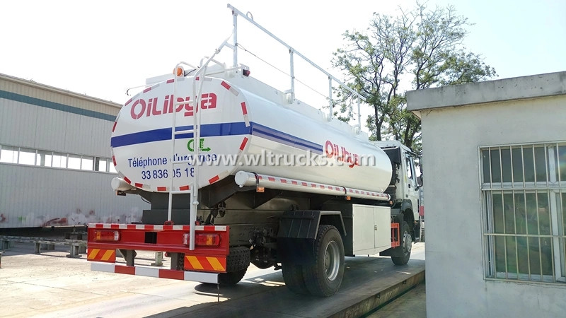 HOWO 16cbm Mobile Oil Tank Refuel Truck