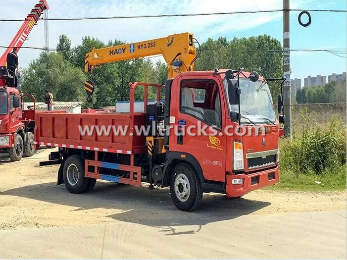 HOWO 3 Ton cargoTruck Mounted Crane