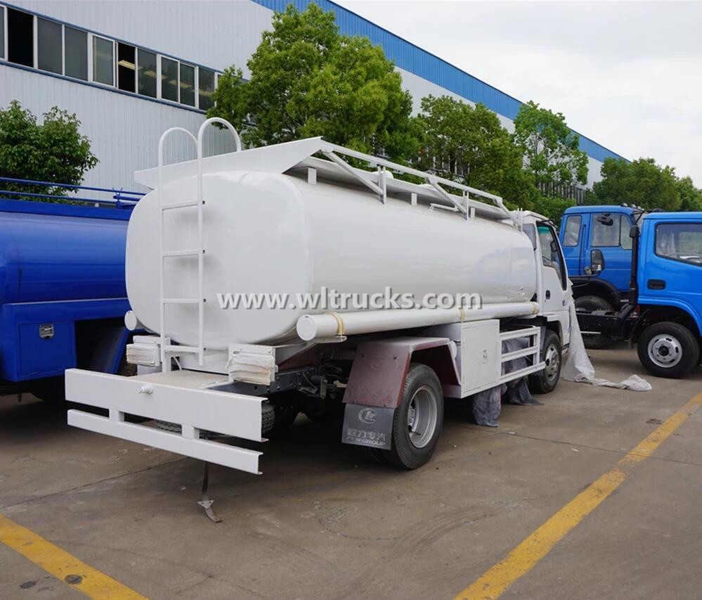 Isuzu 8m3 Fuel Oil Refueling Truck