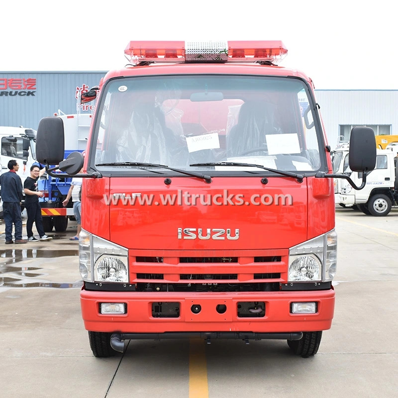 Janpanese Isuzu 100p 3.5 ton Fire water tank Engine Truck
