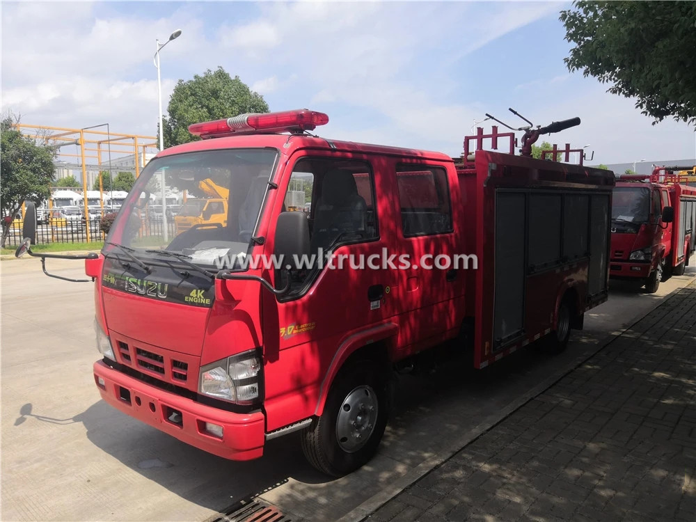 Japan Isuzu water Foam Tank Fire Truck