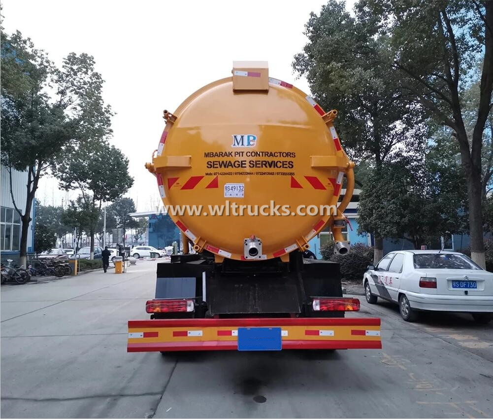 Sinotruk HOWO 5000 gallon Sewage Suction Tank Vacuum Truck