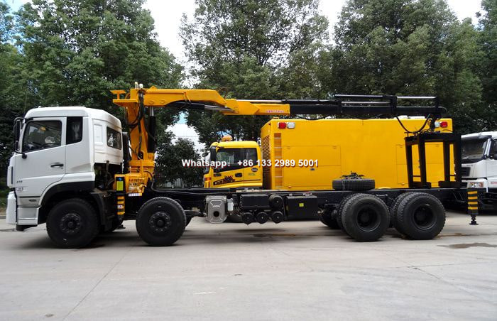 Truck mounted crane with grab wood, grab brick machine