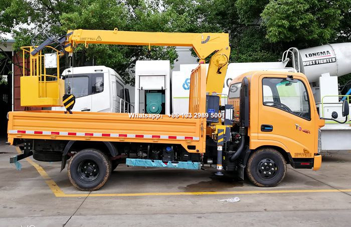 truck crane with sling basket