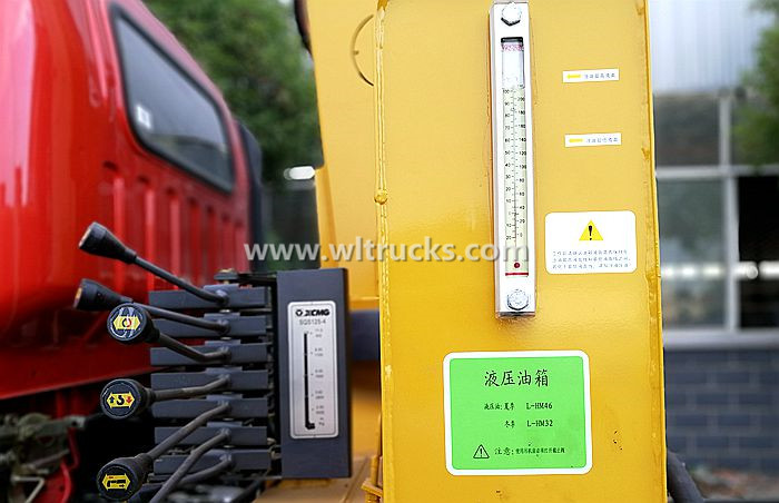 Hydraulic oil specification picture for truck crane in summer and winter