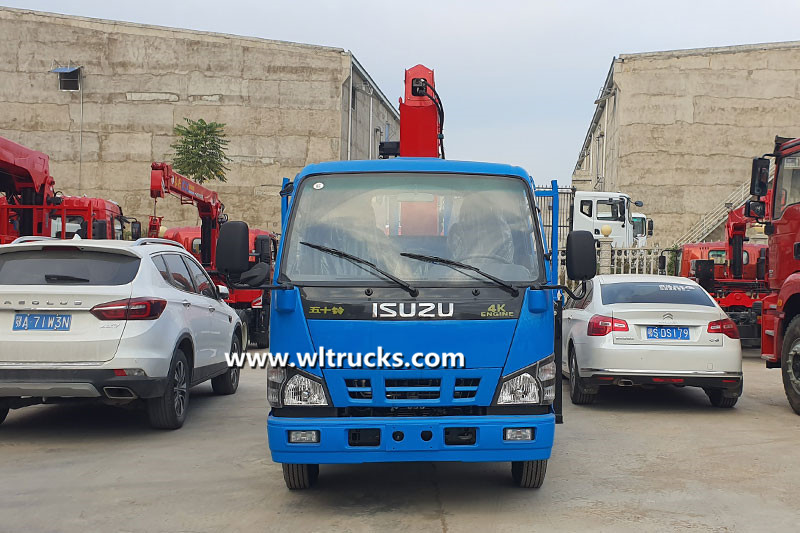 Isuzu 3 ton Palfinger crane truck